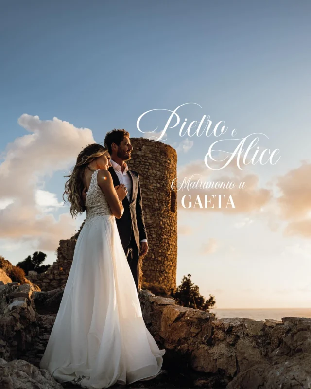 Nel matrimonio di Alice e Pietro il mare è stata una scelta legata al legame profondo con questo elemento. Velista olimpionica lei, skipper lui. Una vita fra salsedine e onde.
Le emozioni intense, la voglia di fare festa nella cornice della splendida Costa di Gaeta.
#reportagedimatrimonio #destinationweddinggaeta #destinationweddingitaly #matrimonioagaeta #fotografodimatrimonio